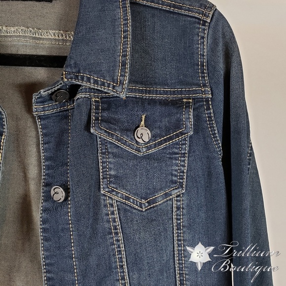 EARL JEAN Women's Denim Jacket, Medium - Picture 2 of 7